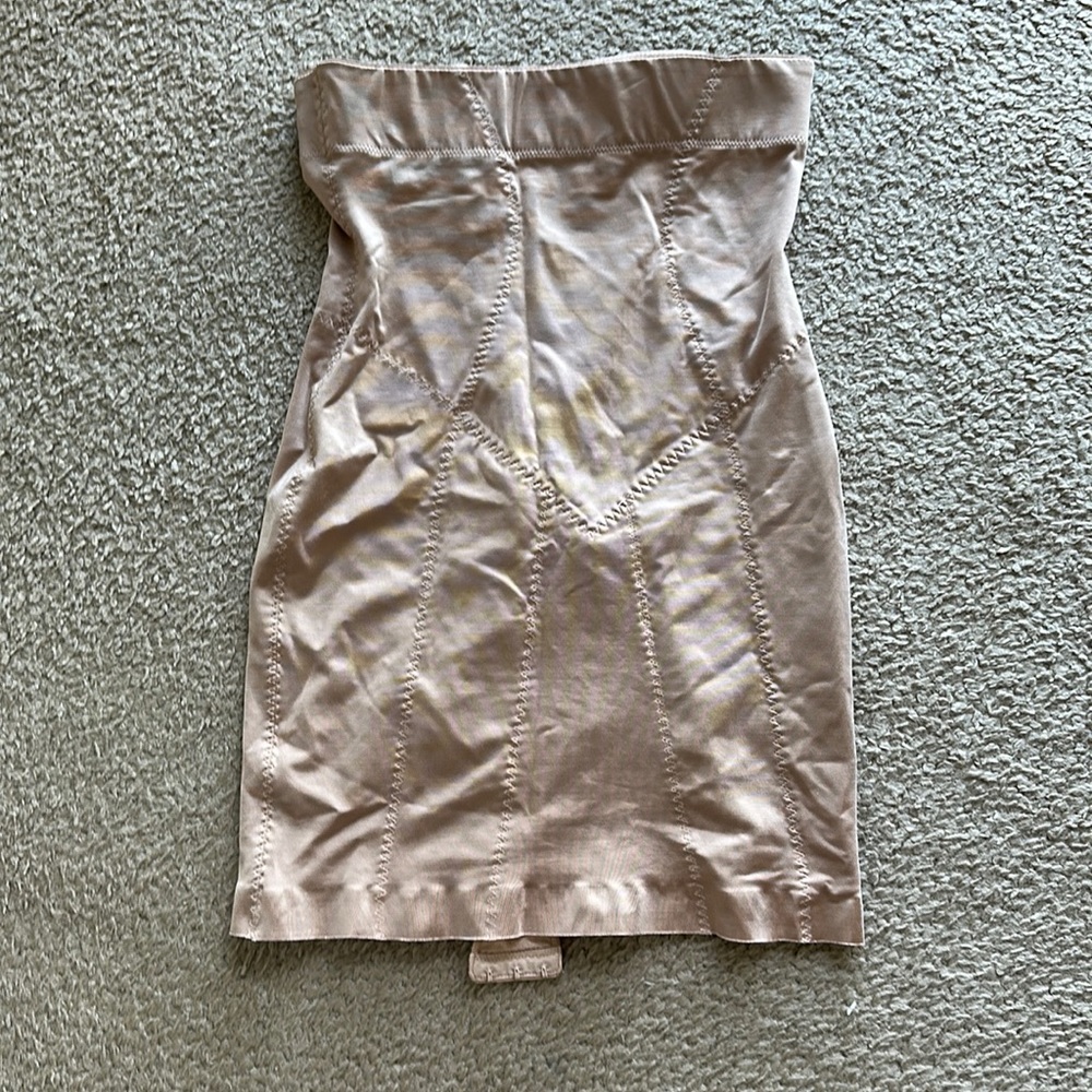 Shapewear (for skirt/dress)